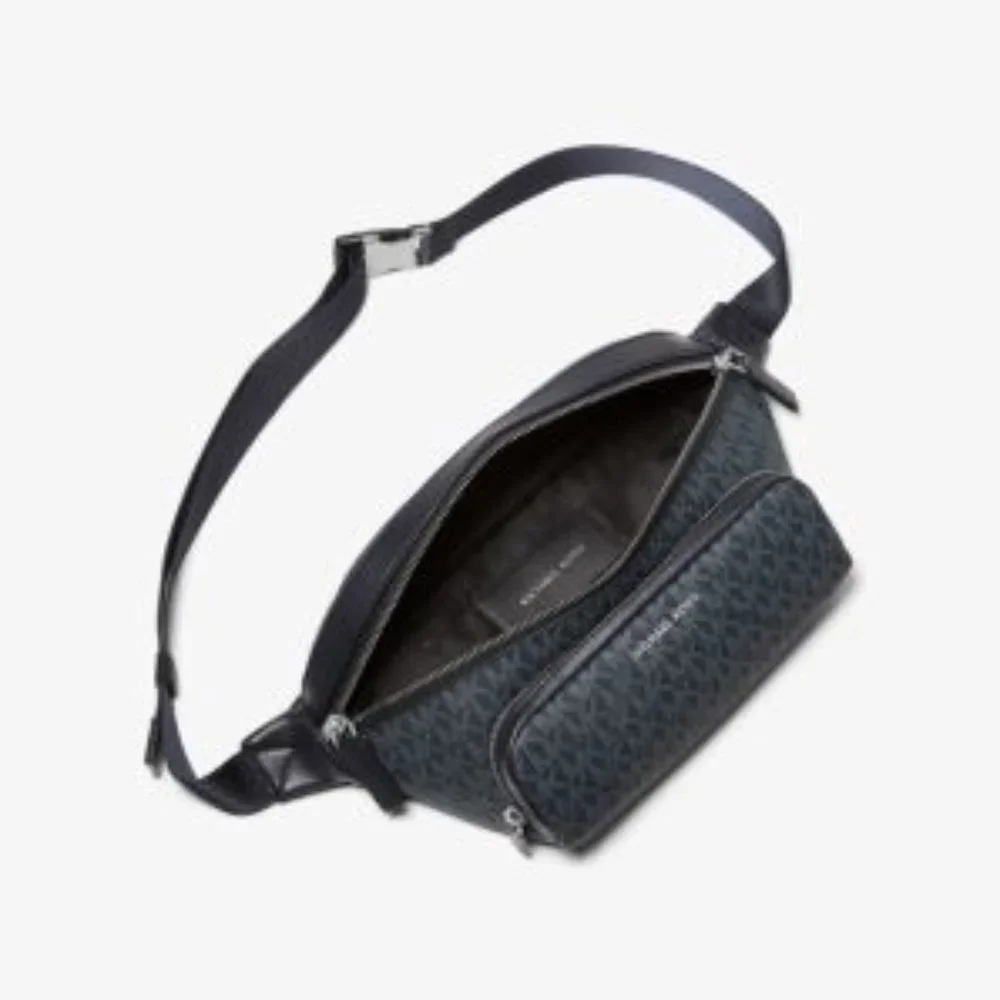 Michael Kors Cooper Logo Utility Bag - Picture 7 of 7